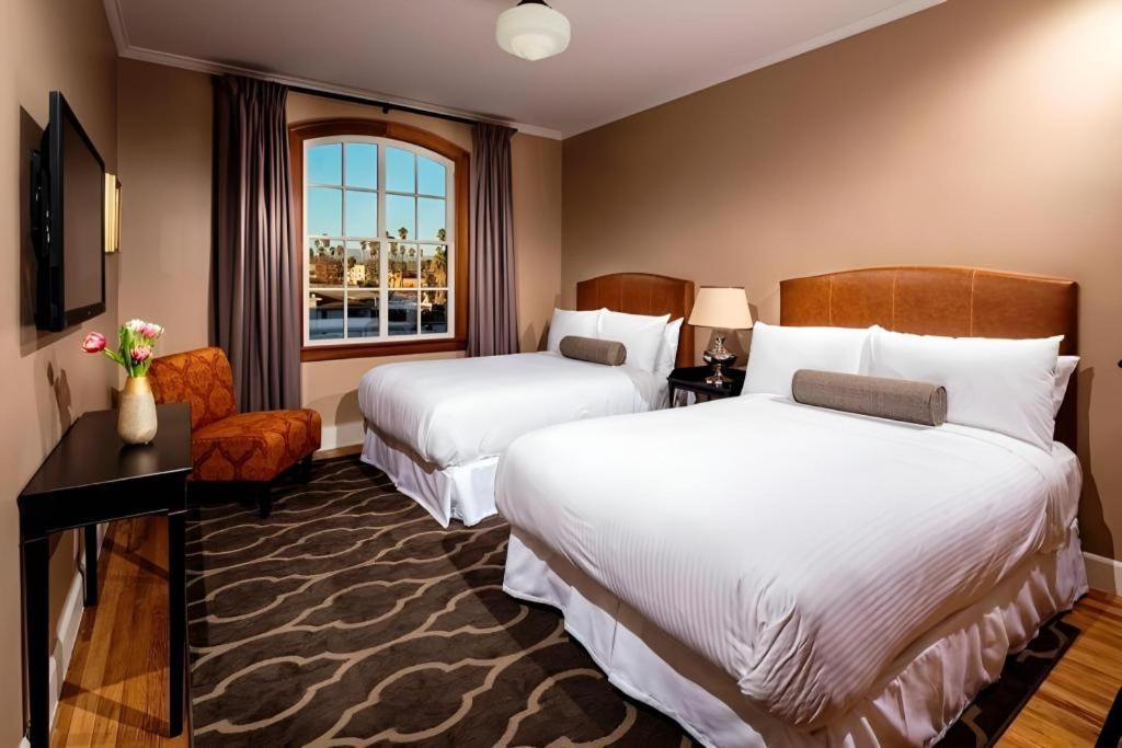 Hotel Normandie Angeles 3*