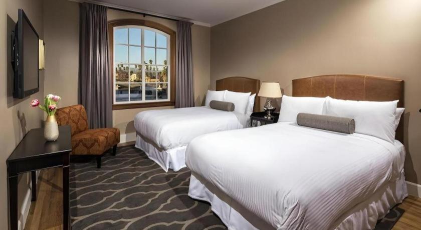 Hotel Normandie Angeles 3*